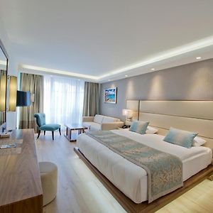 Deluxe Double Room Partial Sea View